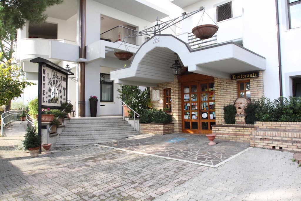 Hotel Ristorante La Bilancia Loreto Aprutino Exterior photo